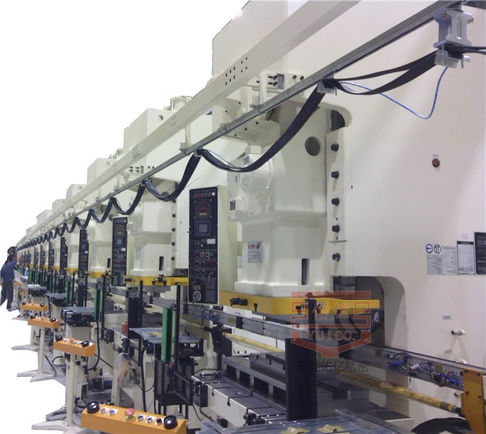 连杆式多工位机械手：推动自动化冲压生产线升级的重要设备